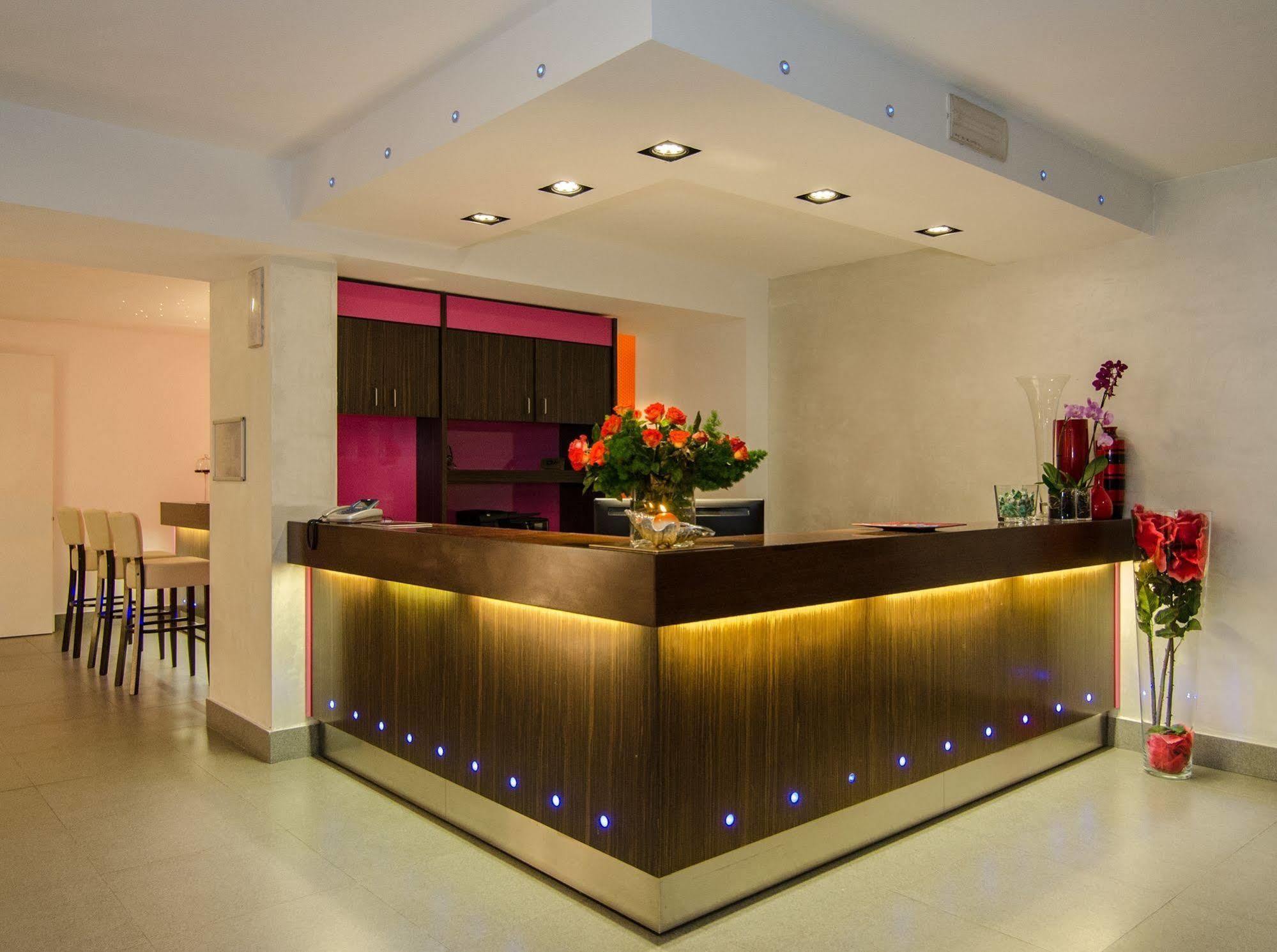 Hotel Hermitage Marina di Massa Exterior photo