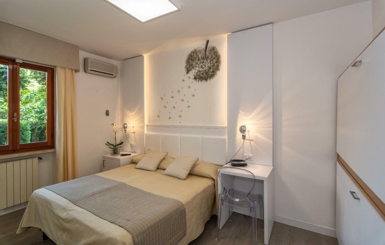 Hotel Hermitage Marina di Massa Exterior photo