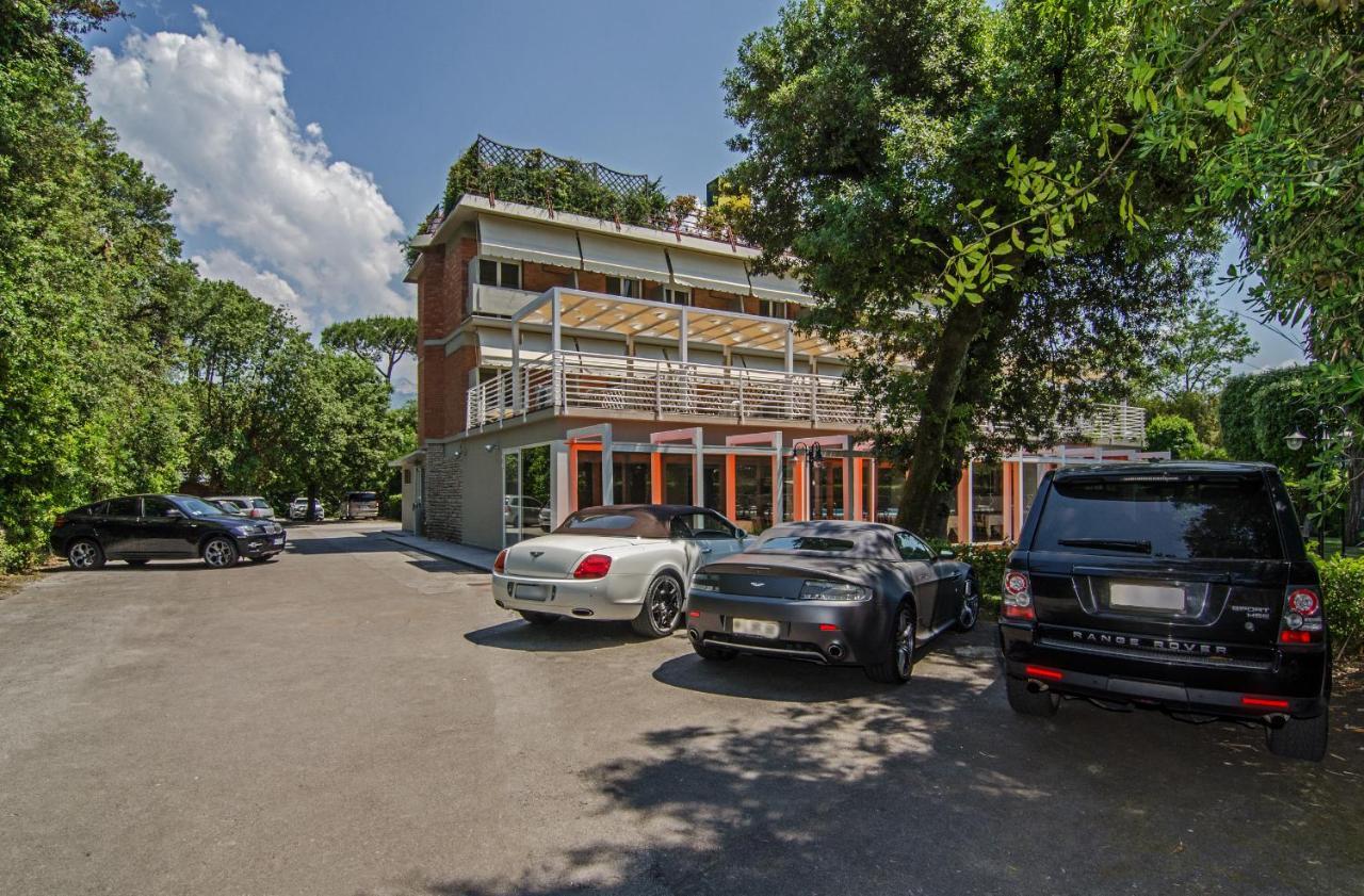 Hotel Hermitage Marina di Massa Exterior photo